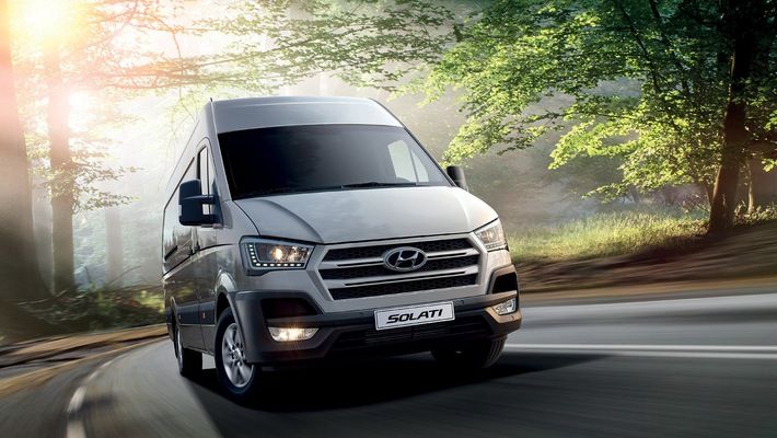 Thuê xe du lịch 16 chỗ tại TPHCM