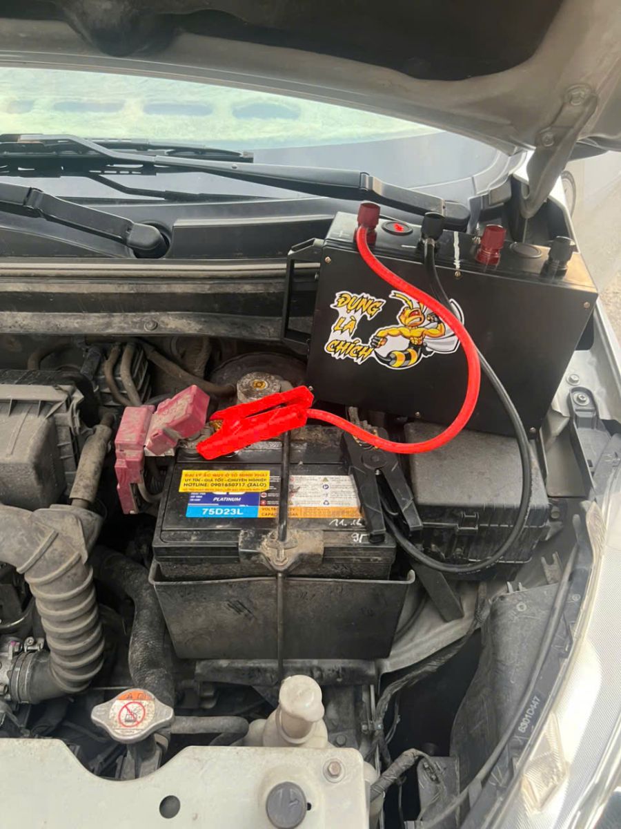 Kích điện bình xe ô tô